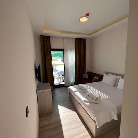 Life Point Hotell 3*