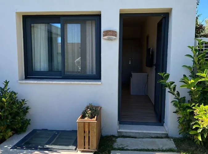 Life Point Готель Чешме