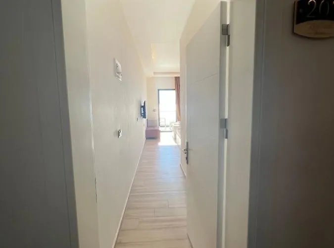 Готель Life Point 3*