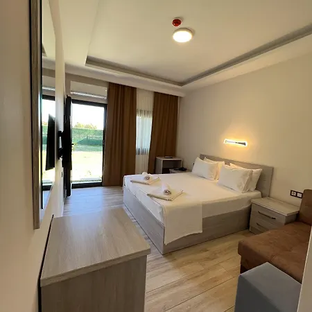 Ξενοδοχείο Life Point 3*